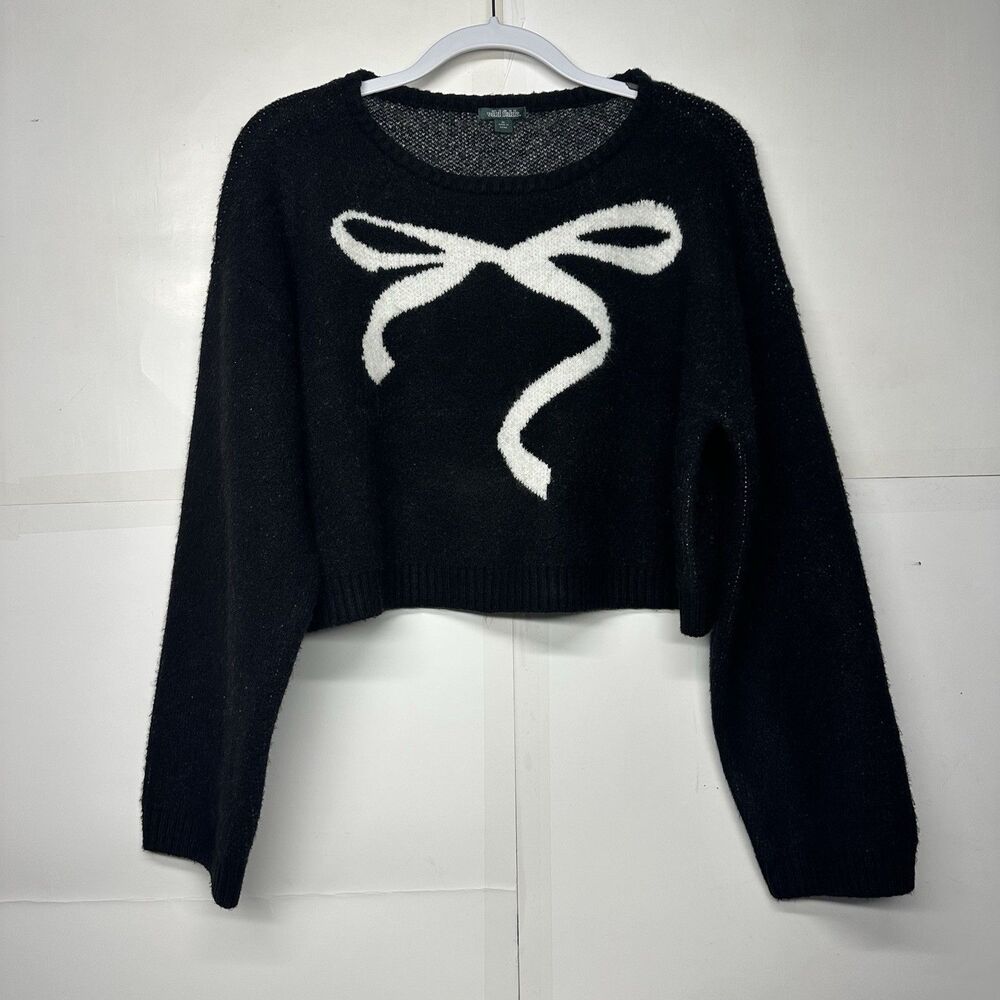 Wild Fable Women’s Cropped Sweater Size Medium Black White Bow Knit Long Sleeve